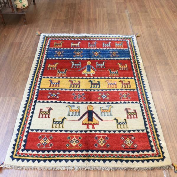 ギャッベ アマレバフ イラン カシュカイ族 174x120cm スカートをはいた女の子と動物たち