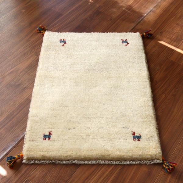 ギャッベ イラン産手織りラグ 88x66cm シンプルモチーフ アイボリー