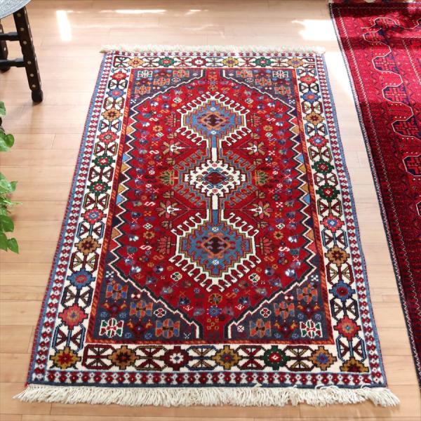 トライバルラグ ヤラメ 133x82cm ３つのメダリオン