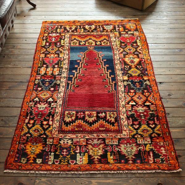 部族絨毯　シワス 173x101cm 赤いミフラープ