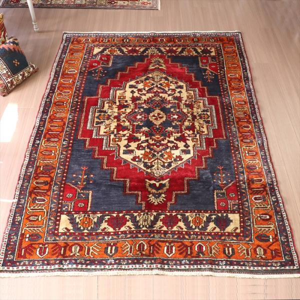 トルコ絨毯 リビングサイズ コンヤ タシュプナル  245x170cm  赤 紺 花のメダリオン