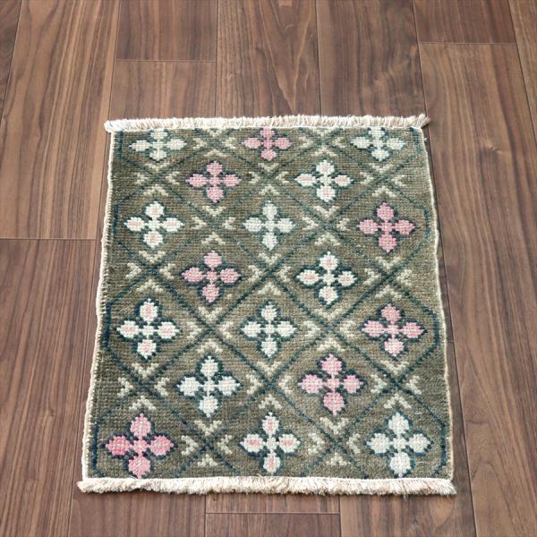 手織り絨毯 小さなサイズ 55x44cm マニサ 連続する幾何学模様