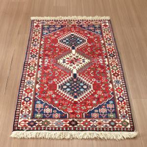 トライバルラグ 手織り絨毯 シラーズ ハムセ 225x134cm 六角系の赤い