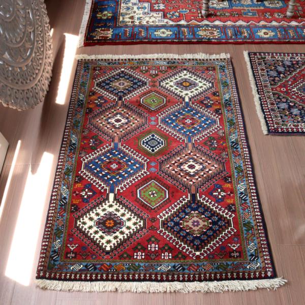 部族絨毯 イラン南部 ヤラメ 127x80cm 連なるメダリオン