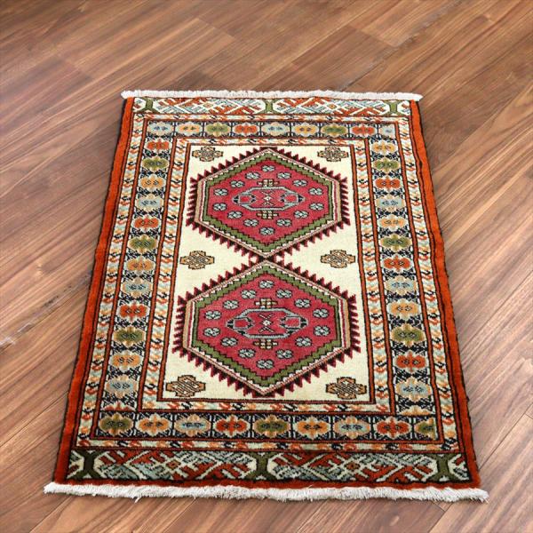 トルクメン族の絨毯 手織りラグ 95x67cm ２つのメダリオン