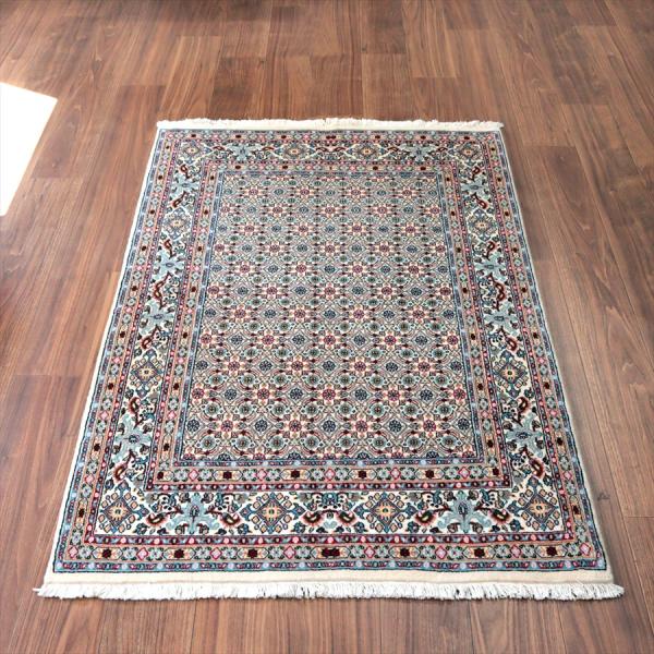 ペルシャ絨毯 ビルジャンド 147x99cm 連なる花のデザイン アイボリー 手織りラグ