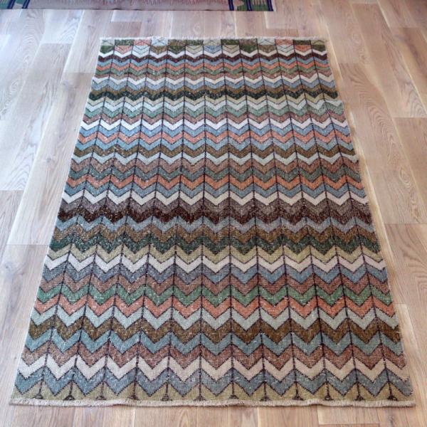 オーバーダイド ヴィンテージラグ ジグザグのデザイン 228x126cm トルコ手織り絨毯 アップサ...