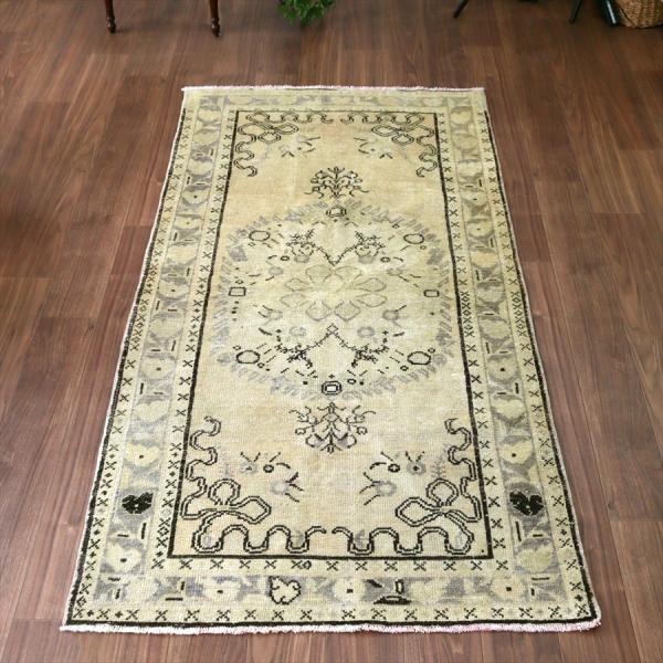 オールドラグ ヴィンテージウォッシュ 202x105cm ギュネイ 花のメダリオン