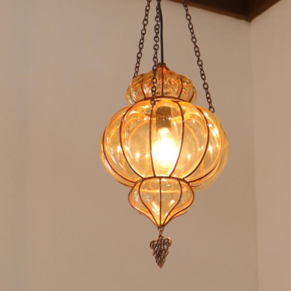 ガラスペンダントランプ エジプト風アイアンワークランプ 直径18cm 全長58cmバル E17