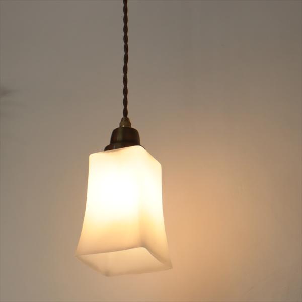 ガラスシェード ガラスペンダントランプ 1灯ルーク フロスト コロニアル様式