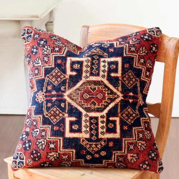 アンティークラグ クッションカバー 50×50cm カシュカイ族 手織り絨毯