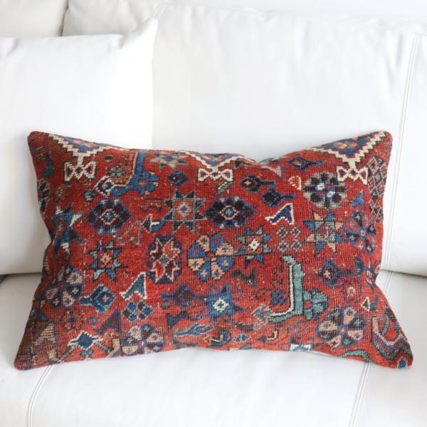 アンティークラグ クッションカバー 61×40cm カシュカイ族 手織り絨毯