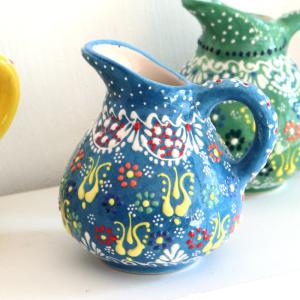 古染付蛸唐草割鹿景図花瓶｜有田焼 陶芸作家 藤井錦彩作 : 有田焼 藤井