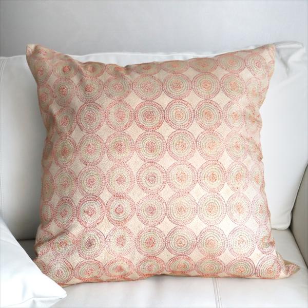 カンタ刺繍　シルク　クッションカバー57×56cmベージュ　サークルパターン