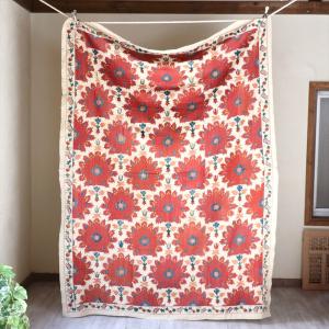 スザンニ刺繍 Uzbekistan Suzani アンティークリプロダクション 203x152cm 連なるカーネーション/ウズベキスタン・シルク刺繍