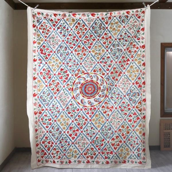 スザンニ刺繍・アンティークデザインリプロダクション 206x161cm アンティークデザインを複製し...