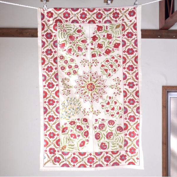 スザンニ刺繍・アンティークデザインリプロダクション  136x84cm ヌラタ・フラワーブーケ Su...
