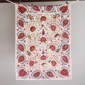 スザンニ刺繍・アンティークデザインリプロダクション 130x95cm アンティークデザインを複製した伝統柄/パルメットとすずらん
