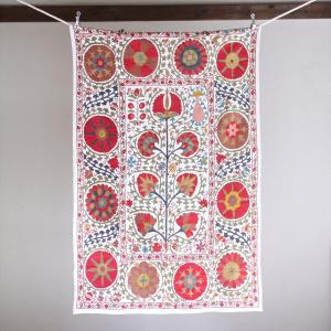 スザンニ刺繍・アンティークデザインリプロダクション 154x102cm アンティークデザインを複製した伝統柄/生命の樹・大輪の花