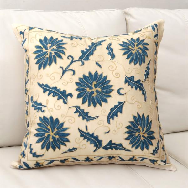 クッションカバー 50cm　シルク　スザンニ刺繍カーネーション　ウズベキスタン　伝統の手刺繍