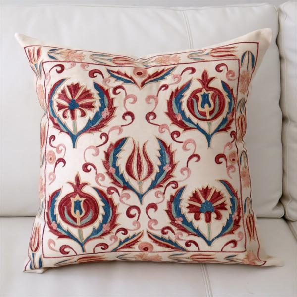 クッションカバー 50cm　シルク　スザンニ刺繍チューリップとザクロ ウズベキスタン　伝統の手刺繍