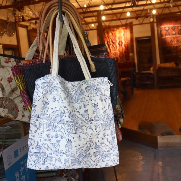 トートバッグ ガラムカール ペルシャ更紗ポロを楽しむ人々　ブルー