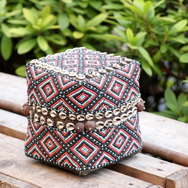 ビーズ装飾の婚礼用宝箱 スマトラ島/竹かご ヴィンテージ　SUMATRAN WEDDING BOX ...