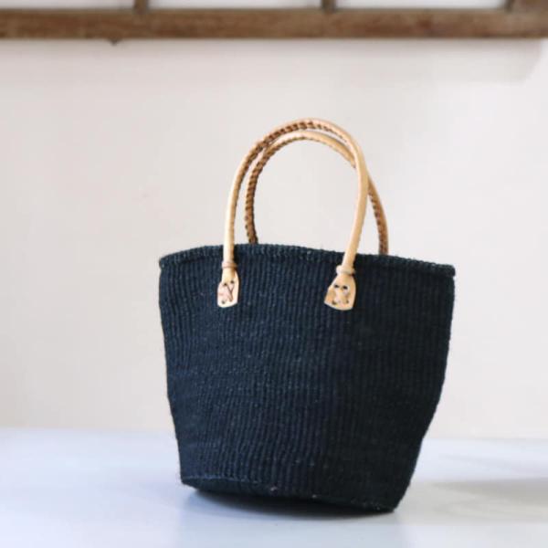 サイザル麻 手編み かごバッグ 丸底 ケニアバッグSサイズ　ブラック