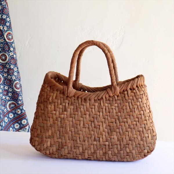 やまぶどう カゴバッグ 扇型 網代編み/白皮 巾32cm 高さ（本体）18cm 重さ450g