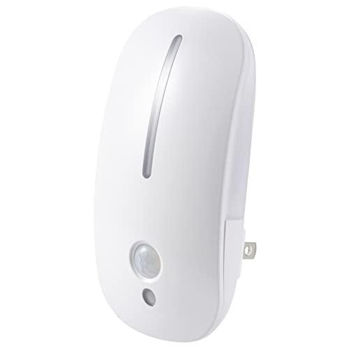 オーム電機 LEDナイトライト フットライト 足元灯 明暗人感センサーライト 昼光色 コンセント式 ...