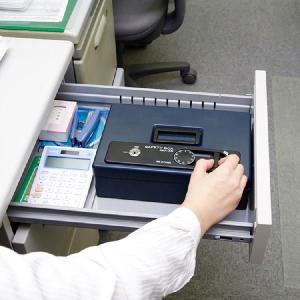 金庫 家庭用 手提げ金庫 アイリスオーヤマ A...の詳細画像2