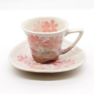 美濃焼 コーヒーカップ 陶器 秋桜 コスモス       カップ＆ソーサー おしゃれ 和食器 焼き物 日本製 花 ピンク シンプル かわいい｜irodorigift