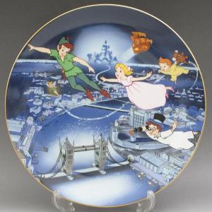 Disney（ディズニー） プルート 70周年プレート ディズニーストア 2000