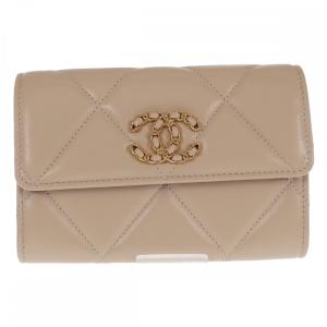 シャネル CHANEL 19フラップウォレット AP2809 三つ折り財布 ラムスキン ホワイト ゴールド金具 レディース【中古】【ABランク】 CHANEL（シャネル） CHANEL 19フラップウォレット AP2809 三つ折り財布