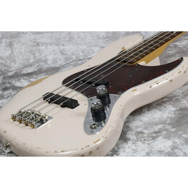 Fender / Flea Jazz Bass Road Worn Faded Shell Pink...