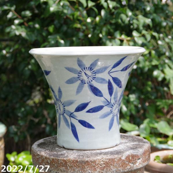 信楽焼  植木鉢 陶器　手びねり 染付　テッセン文　ソリ鉢10号　サナサービス