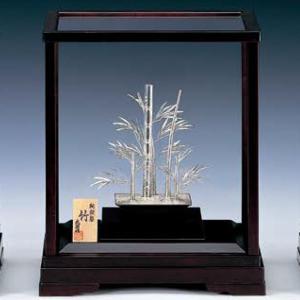 美品 光則 純銀製 大淵武則 盆栽 松 19cm 箱入り 大淵武則 作 『純銀製 松』 ｜骨董品買取 緑和堂