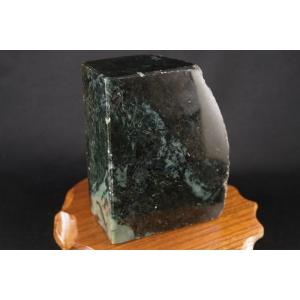 糸魚川産黒翡翠 原石磨き 190g /jad-21 : 天然石専門店名取貴石
