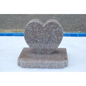 ペット用墓石(御影石)★001【ハート型】　幅25cm奥行き22cm高さ20cm　字彫あり（21〜30文字まで）