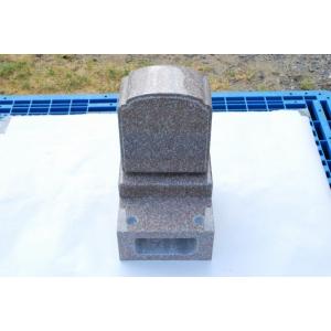 ペット用墓石(御影石)★002　幅25cm奥行き30cm高さ42cm　字彫あり（〜5文字まで）+影彫あり