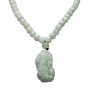 良質天然石ひすい薄緑色本翡翠ジェダイト枝豆福豆彫りステンレス