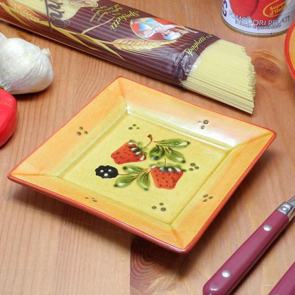 ポルトガル製 パン皿 スクエアプレート（15cm角） おしゃれ 取り皿 手描き ブラックベリー いち...