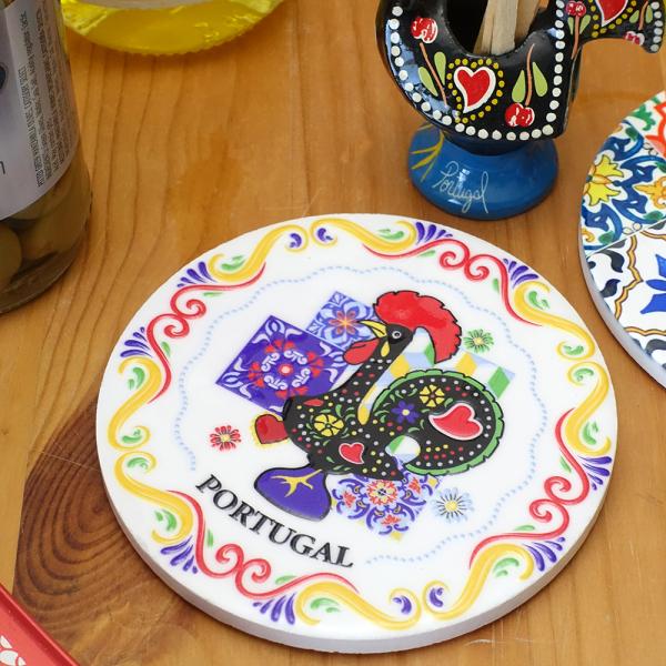 ポルトガル製 耐熱 陶器 コースター 10.5cm コップ敷き 茶托 幸せを呼ぶ ニワトリ 白 絵タ...