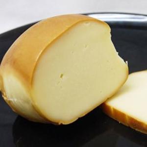 チーズ 燻製チーズ スカモルツァアフミカータ 約300g アバシャーノ社 イタリア産チーズ｜italiatanicha2