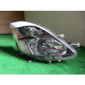 トヨタ 純正 アイシス 《 ZGM15W 》 右ヘッドライト 81145-44360 