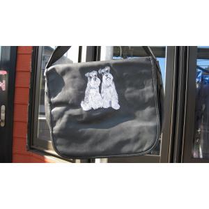 英国製刺繍レザーバッグ　シュナウザー