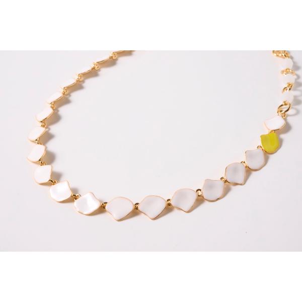 エマイユ ホワイト×イエロー プレートネックレス