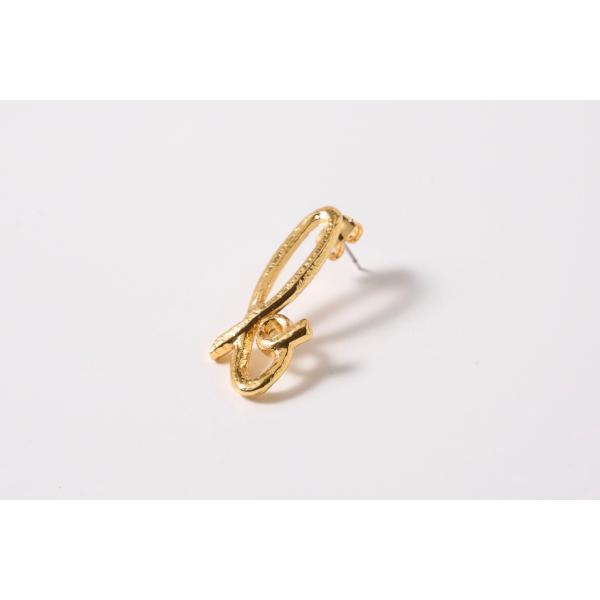 アルファベット ピアス「 b 」