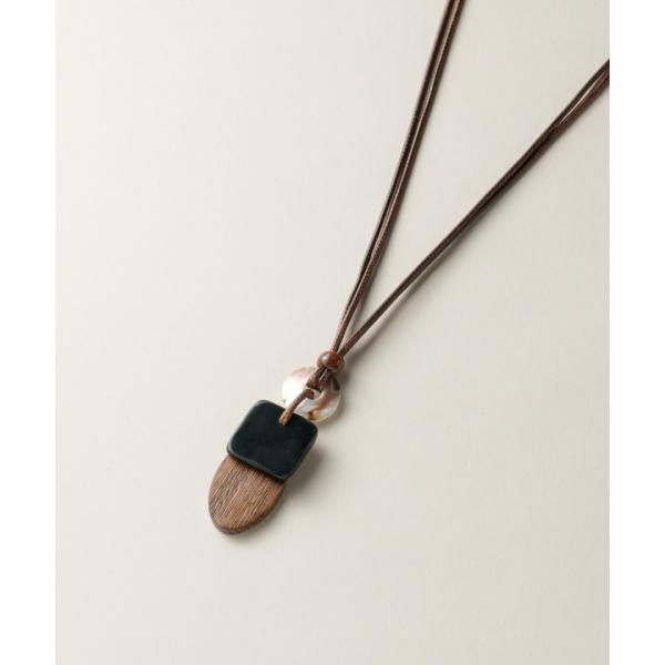 レジンシェルウッドネックレス