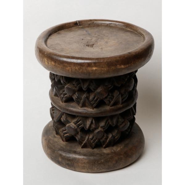 *バミレケ族　椅子（蜘蛛模様）